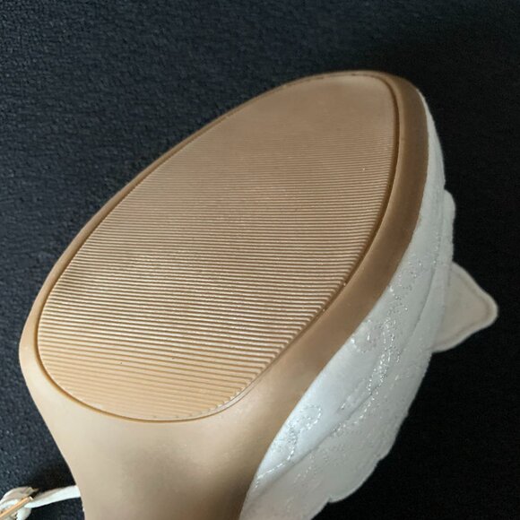 On 34th Women's "Stanciaa" White Embroidered Platform Dress Sandals Size: 9M - Picture 6 of 9